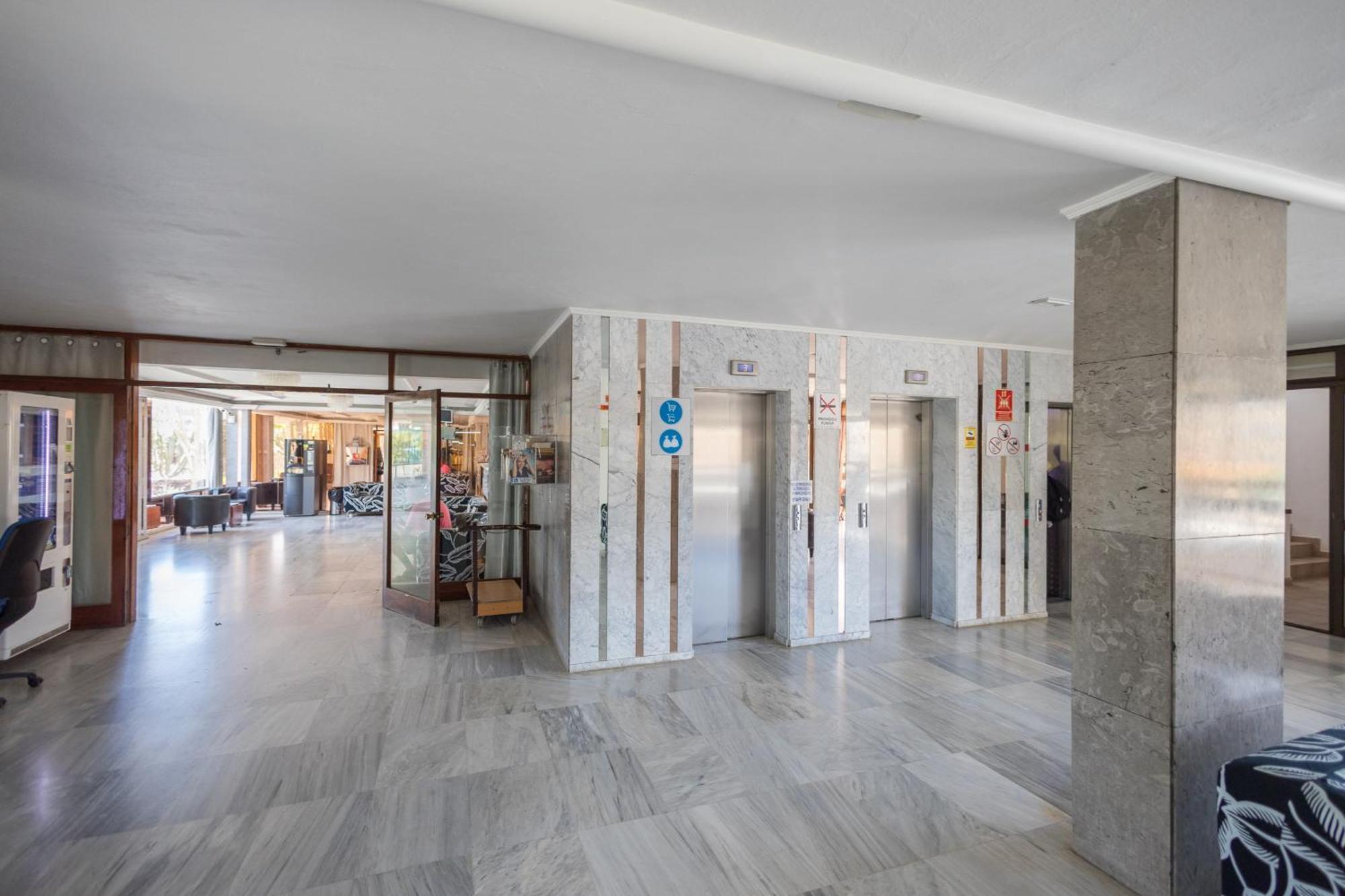 Lightbooking Las Arenas Playa Del Ingles Las Palmas de Gran Canaria Exterior photo